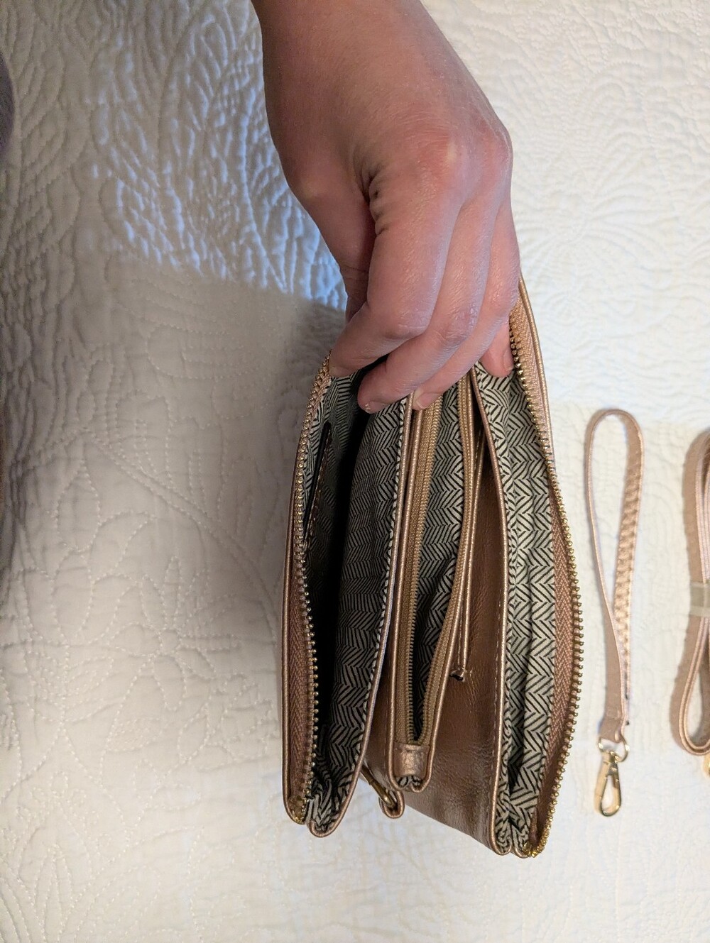 NWOT Jen & Co Rose Gold Clutch Crossbody Convertible Wallet - Picture 4 of 6